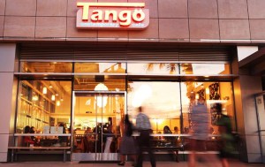 Dining Out on an Expense Account | Tango Cafe Honolulu Breakfast Outside